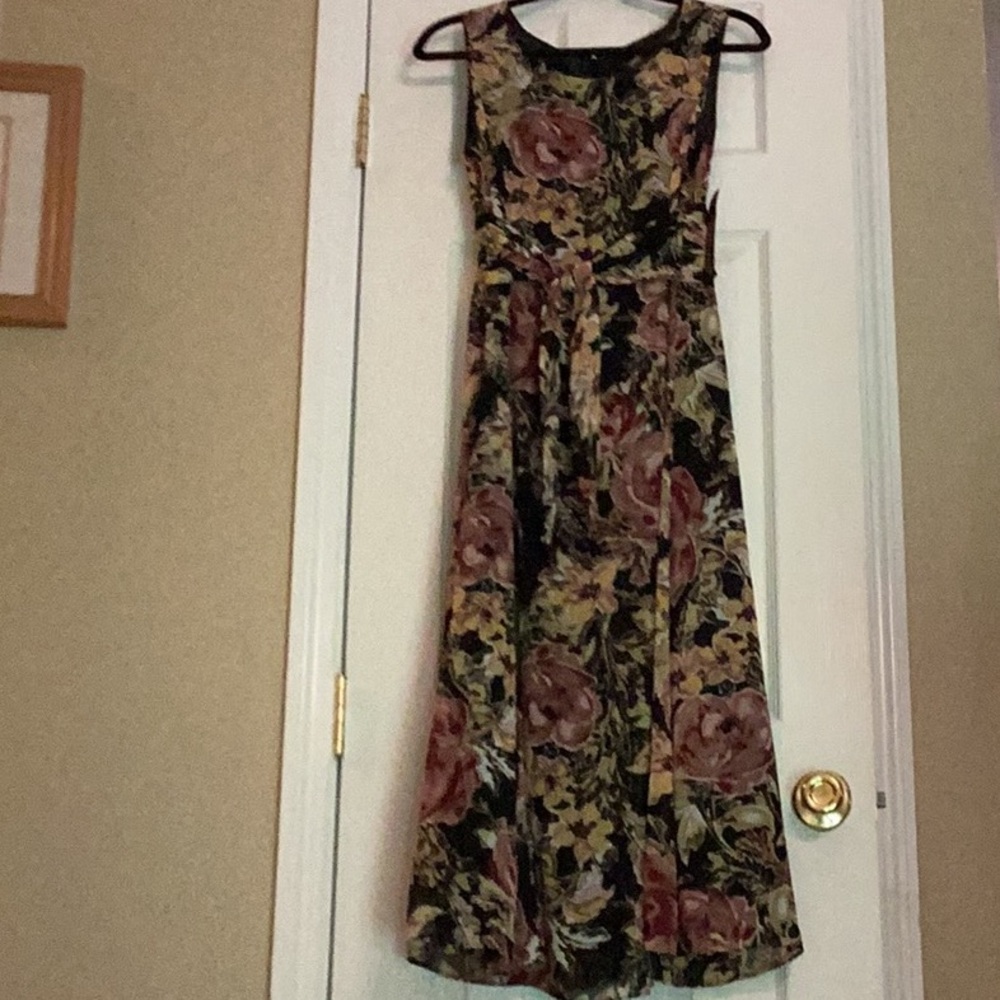 Evan Picone Black and Pink Maxi Dress for Elegant Occasions NWT